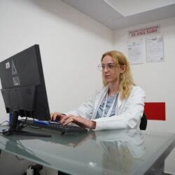 Vecinos reconocen beneficios de la Clínica de la Salud Popular en Manantiales4