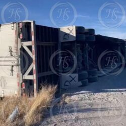 Volcadura de tráiler deja un lesionado en la carretera a Zacatecas1