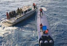 Aseguran narcosubmarino en Manzanillo; detienen a 3