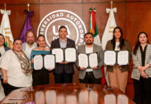 Firman UA de C y el IEC convenio de colaboración para implementar el programa “Embajadoras y Embajadores de la Democracia”