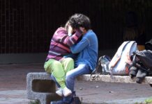 Hay que fomentar relaciones amorosas y de amistad, libres de violencia