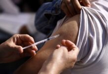 Lanzan plan de vacunación en 11 entidades por sarampión