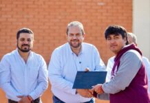 Llevan Manolo Jiménez y Tomás Gutiérrez apoyos educativos a CETIS 60