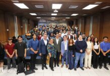 Rector de la UA de C toma protesta a la Sociedad de Alumnos y Capítulo de Ciencia de la Facultad de Ciencias Físico Matemáticas