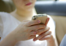Un estudio vincula uso excesivo de redes sociales con mayor aislamiento en jóvenes
