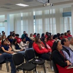 Capacitan a alumnos de la UPRA en prevención de delitos electorales