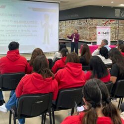 Capacitan a alumnos de la UPRA en prevención de delitos electorales4