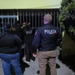 Coordinados catean domicilio por robo de motos en Saltillo4