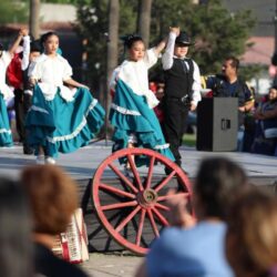 Disfrutan familias saltillenses del festival cultural norteño4