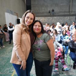 Entrega Luly López Apoyos de Corazón a quienes más lo necesitan