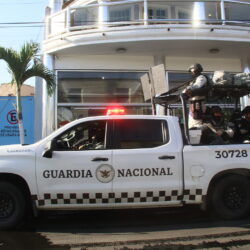Flores y militares el funeral_2798089
