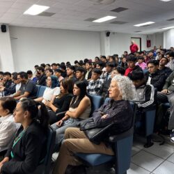 Karla Natividad Imparte Conferencia Magistral a Jóvenes de la UTC3