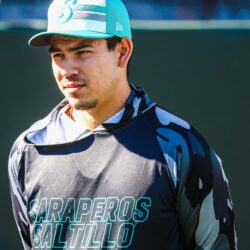 Neftalí feliz, Eric Pardinho y Alex Mejía reportan al campo de entrenamiento de Saraperos1