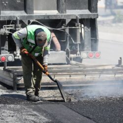Refuerza Municipio rehabilitación de pavimento en colonia Eulalio Gutiérrez2