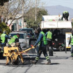 Rehabilita Javier Díaz vialidades en Privadas La Torre