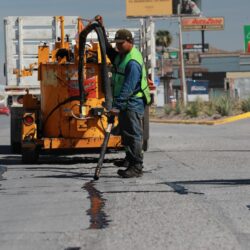 Rehabilita Javier Díaz vialidades en Privadas La Torre1
