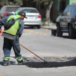 Rehabilita Javier Díaz vialidades en Privadas La Torre3