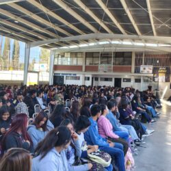 imparten conferencia 2