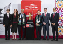 Llevan Copa FIFA a la mañanera a 100 días del Mundial