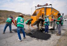 Ramos atiende; avanzan acciones de bacheo en Ramos Arizpe