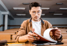 Guía para elegir tu siguiente paso profesional tras la licenciatura