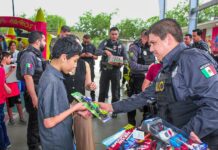 Elementos de la Policía Estatal y de la FGE llevan alegría a cientos de niños en Coahuila