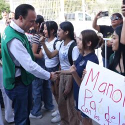 Entrega gobernador Súper Becas a jóvenes por hasta 100 mil pesos