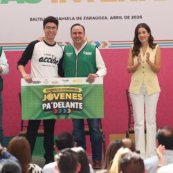 Entrega gobernador Súper Becas a jóvenes por hasta 100 mil pesos2