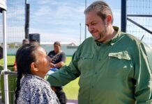 Impulsa Tomás Gutiérrez economía familiar con Mercadito de a Peso