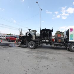 Intensifica Saltillo rehabilitación de asfalto en periférico LEA