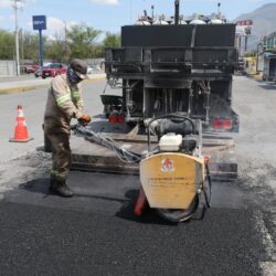 Intensifica Saltillo rehabilitación de asfalto en periférico LEA4