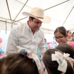 Llevan Javier y Luly Alimentos de Corazón al área rural de Saltillo3
