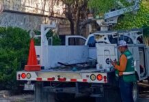 Ramos Arizpe atiende: trabaja en alumbrado público de colonias y vialidades