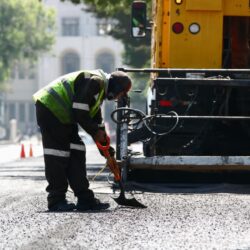 Rehabilita Javier Díaz pavimento en Avenida Universidad1