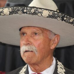 Rinden homenaje a don Macario González4