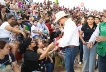 Desea Manolo feliz día a todas las niñas y niños de Coahuila