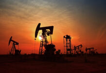 Se desploma crudo 10% tras declaración de apertura de Ormuz