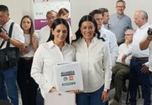 Luz Elena Morales se registra como candidata a diputada local por el Distrito 13 de Coahuila