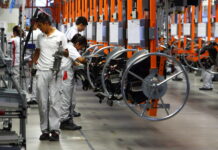 Ordena EU reducción de aranceles en acero automotriz