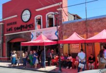 Abarrotan familias de Saltillo restaurantes por el Día de las Madres