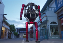 China presenta su primer robot ‘mecha’ tripulable