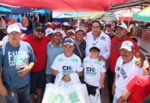 Chema Morales cierra la semana con gran convivencia en el mercado de la colonia Mirador