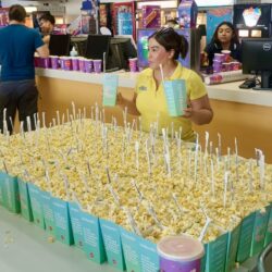 Club Rotario lleva al cine a 250 niños del poniente de Ramos Arizpe5