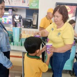 Club Rotario lleva al cine a 250 niños del poniente de Ramos Arizpe6