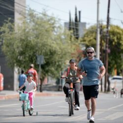 Conviven familias y aficionados en intercambio de estampitas durante la Ruta Recreativa4