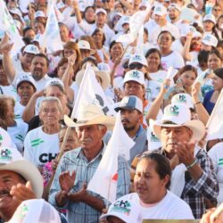 Entre porras y respaldo total, Chema Morales enciende Paredón en su cierre rural12