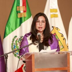 Entrega UAdeC el “Distintito Alianza Violeta” a escuelas, facultades e institutos
