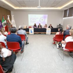 Entrega UAdeC el “Distintito Alianza Violeta” a escuelas, facultades e institutos2