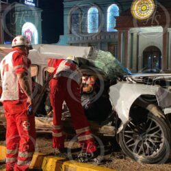 Fatal choque contra grúa deja un muerto y un joven grave en Venustiano Carranza