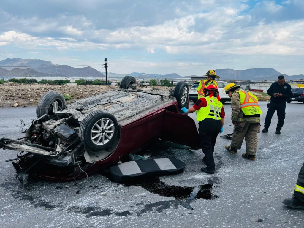 Fatal volcadura deja un hombre sin vida en la carretera Saltillo-Monterrey